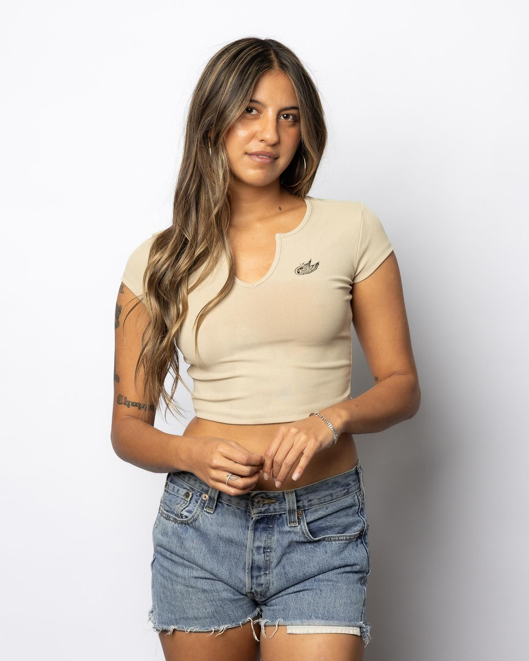 LADIES SCOOP NECK WING WHEEL CROP TEE - Espinoza's Leather